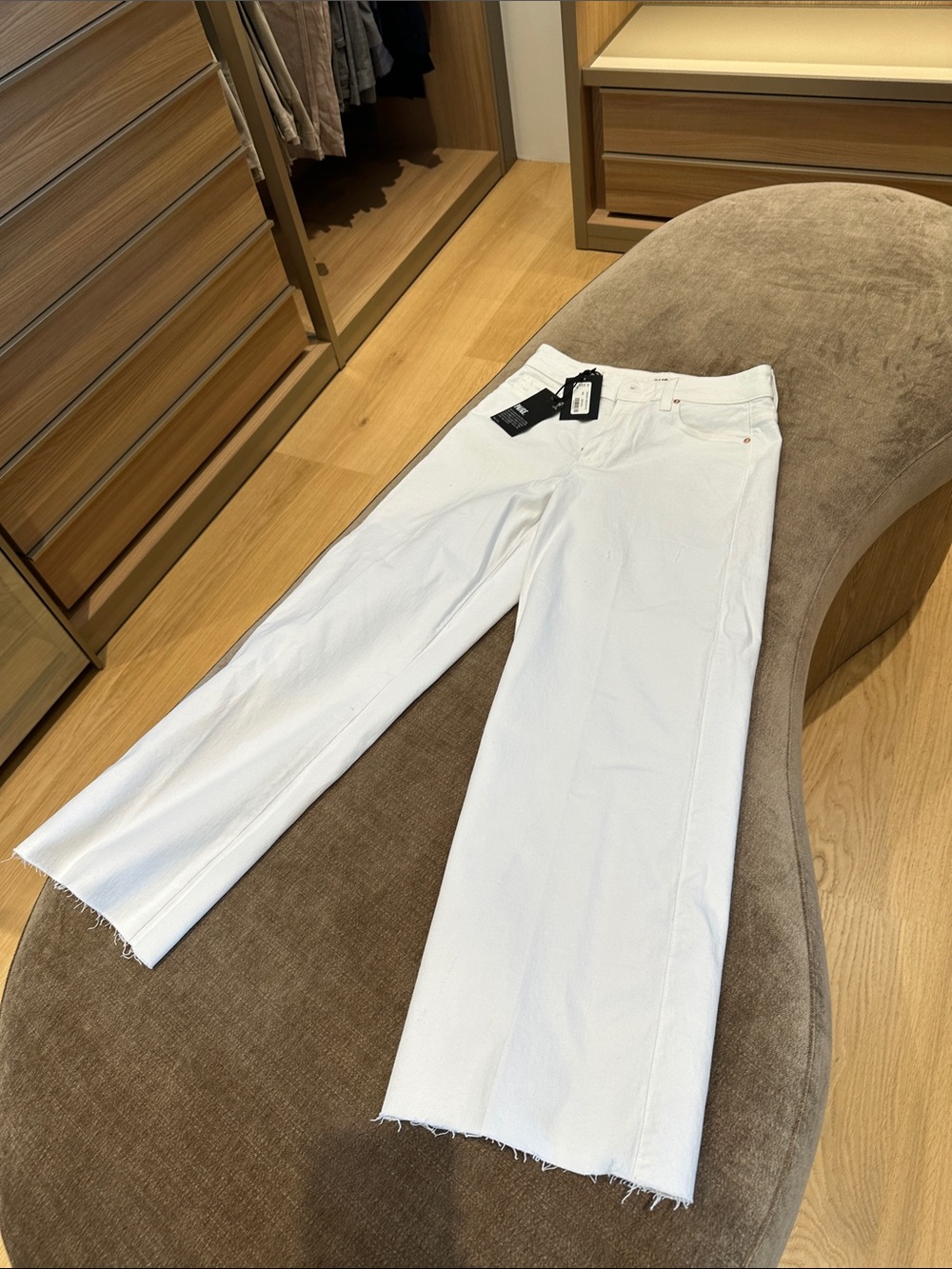 PAIGE White High-Rise Jeans 26 Anessa NWT ankle wide leg raw hem